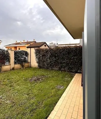 Iconn House Garden Apartment *