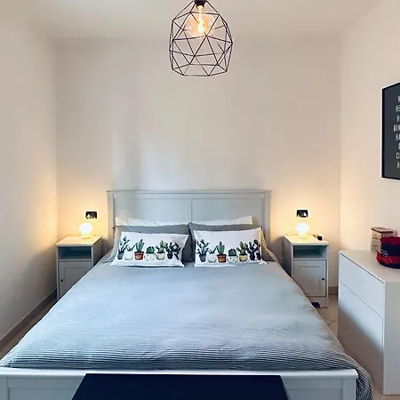 Apartment Iconn House Garden *